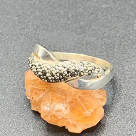 Sterling Silver 925 Marcasite Open Twist Design Tapered Band Ring Size 8 - Picture 3 of 10